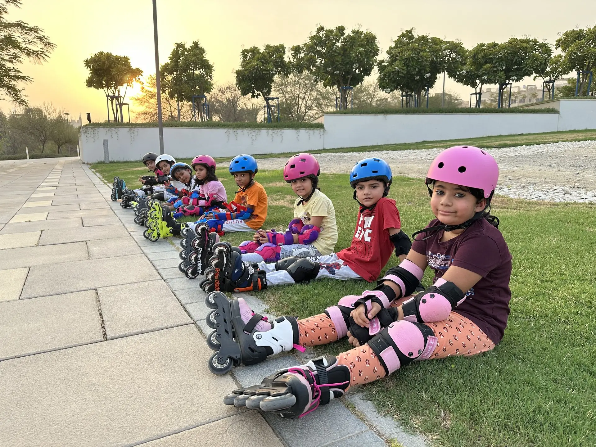 kids group skate training teaching